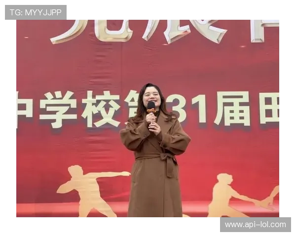 宜宾一中骆金州抢断一条龙,主场气氛达到高潮 宜宾一中骆金州抢断一条龙,主场气氛达到高潮