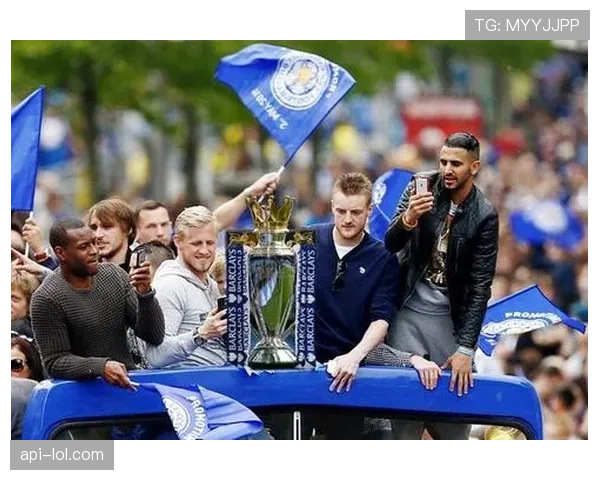 历史回顾：十年前的今天，莱斯特城提前两轮锁定英超冠军